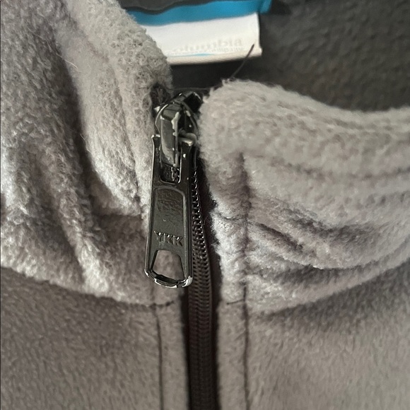 Columbia Two-Tone Fleece Sweater in Gray and Black Size Medium - Picture 4 of 6